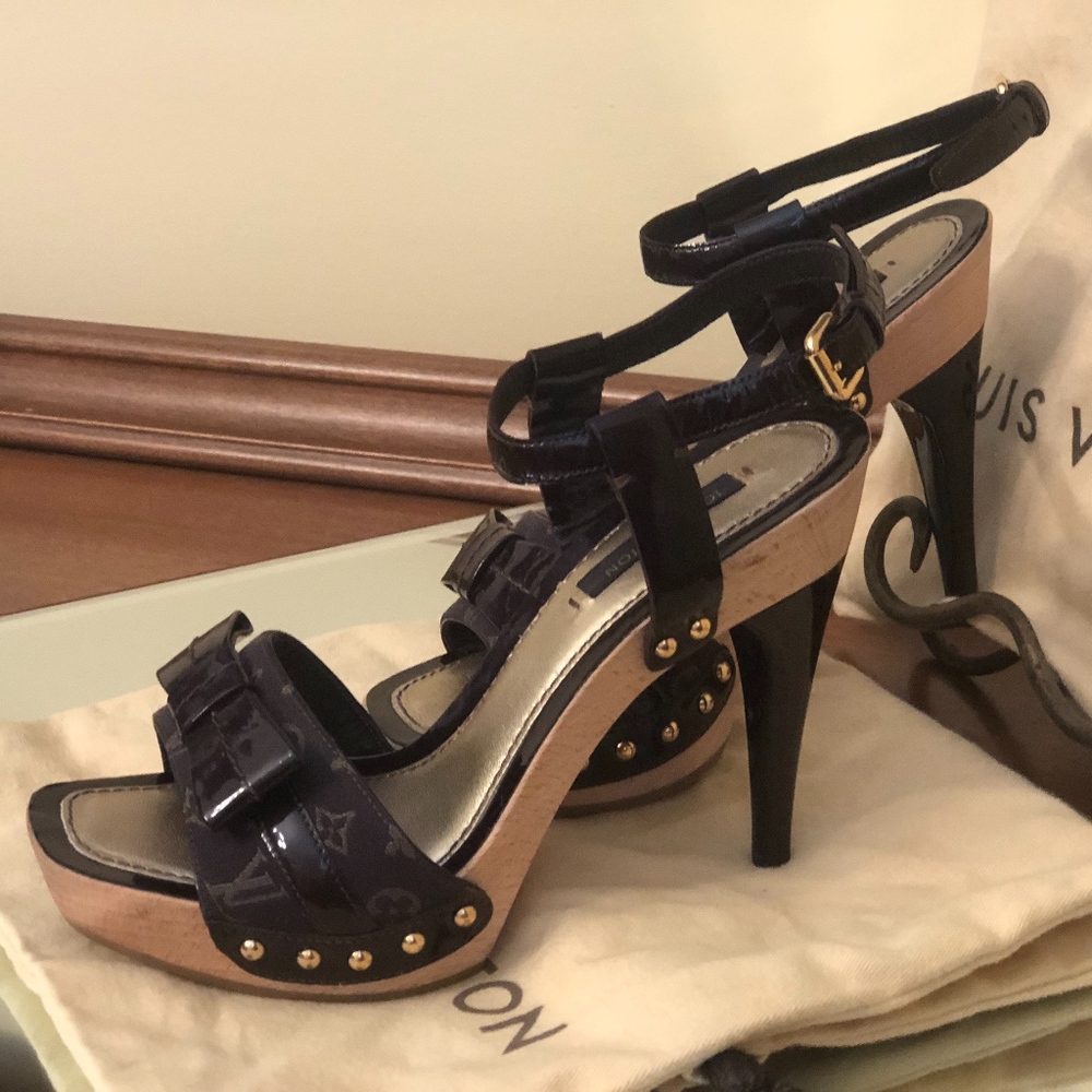 LOUIS VUITTON GRENADINE MONOGRAM BOW PLATFORM HEEL